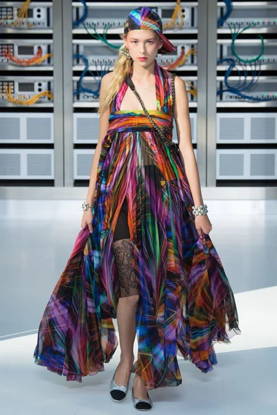 Look 48